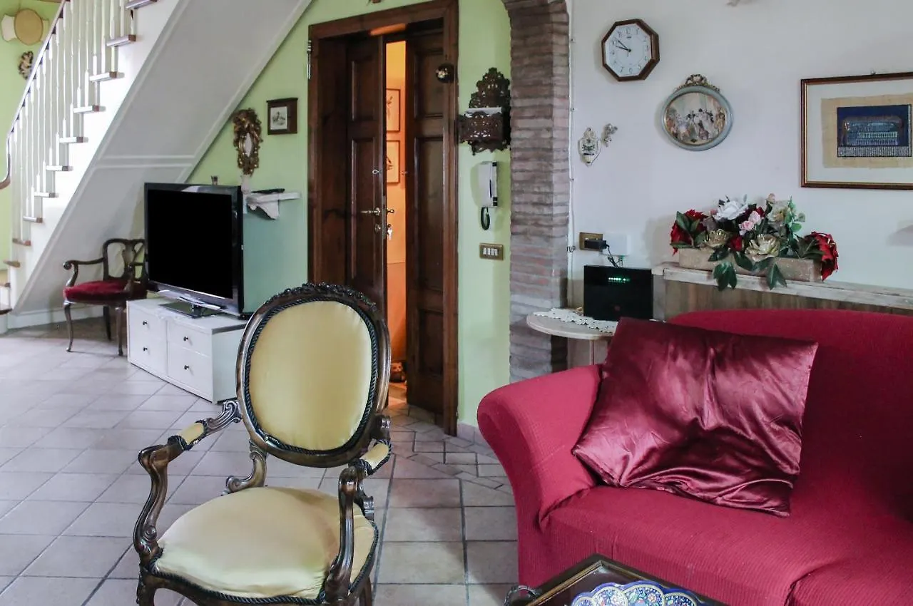 Comfy Apartment Near The Station With Balcony! Lucca